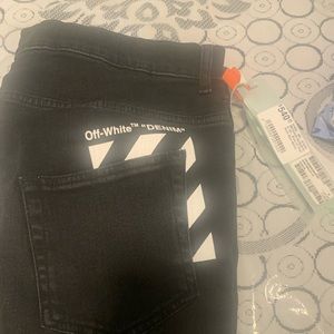 Men off white jeans
